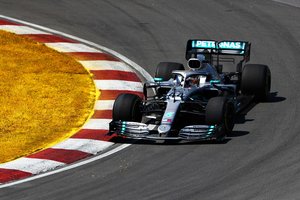 „Formulės-1“ Kanados etape apmaudžiai suklydęs S. Vettelis padovanojo pergalę L. Hamiltonui.