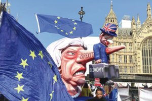 Jungtinės Karalystės ministras sako, kad ES galėtų persiderėti dėl „Brexit“ susitarimo