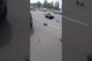 Motociklo ir „Jaguar“ susidūrimas Klaipėdoje – motociklininkas žuvo