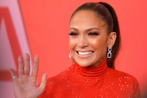 Liepą 50-metį švęsianti Jennifer Lopez sveikatą puoselėja keistu metodu