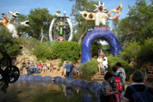 Naujame romane „Niki“ – šūviai į paveikslus ir garsiausi mūsų kultūros žmonės