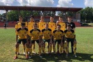 Lietuvos vaikinų futbolo rinktinė gavo skaudų antausį: pralaimėjo suomiams ir liko paskutniai