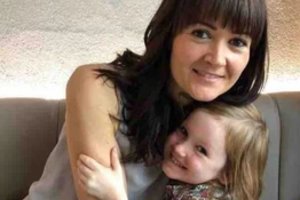 Moteris gydė vėžį veganiška dieta – pasekmės skaudžios visai šeimai