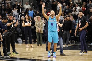 Prancūzijos krepšinio žvaigždė T. Parkeris baigia sportininko karjerą