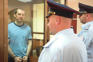 Vieną pulkininką teisėjas nubaudė, o kitus suima