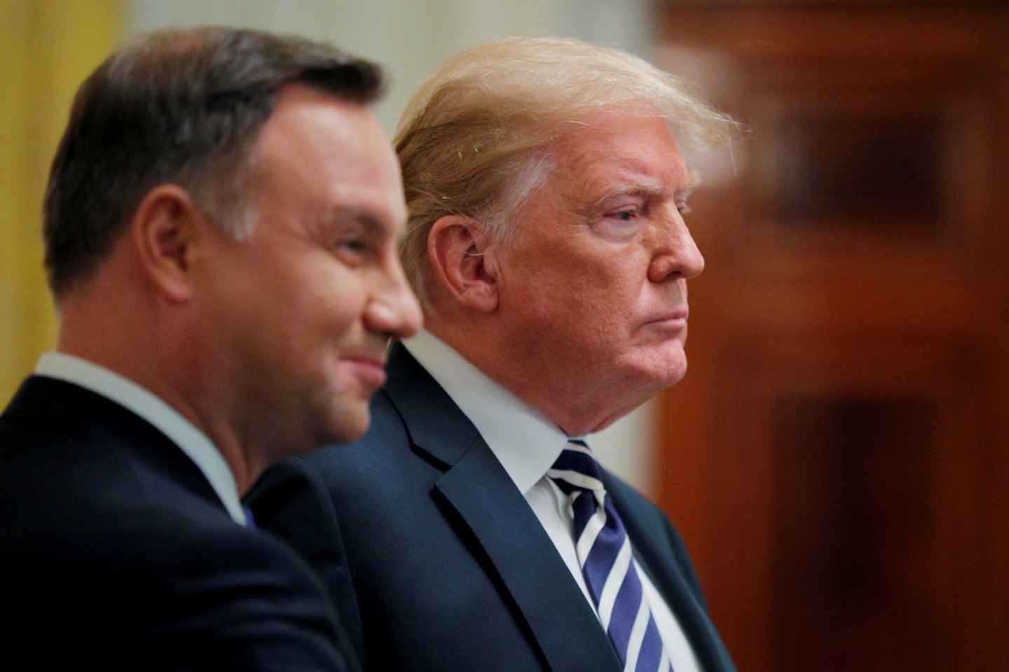 Lenkijos prezidentas Andrzejus Duda per būsimą susitikimą su Jungtinių Valstijų vadovu Donaldu Trumpu aptars amerikiečių karinio kontingento Lenkijoje didinimą, antradienį pranešė abiejų šalių pareigūnai.