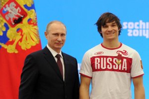 Rusijos pilietybę turintis čempionas amerikietis pavargo nuo „bejėgių durnių“ ir bėgs namo