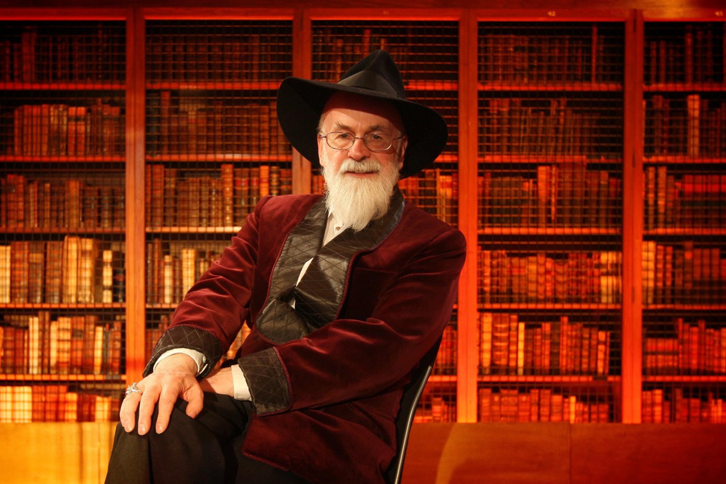 2015 metais miręs autorius Terry Pratchettas, savo asmeninių esių rinkinyje pasakoja įdomias ir keistas istorijas.<br>Scanpix nuotr.