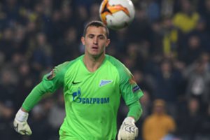 Įpročių nepakeisi: išgėręs Rusijos futbolo rinktinės vartininkas sukėlė skandalą oro uoste