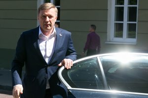 Ryškėja naujos valdančiosios koalicijos prioritetai: jau sutaria dėl vaiko pinigų