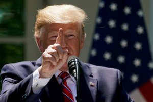 D. Trumpas siųs tūkstantį papildomų karių į Lenkiją, bet bazės nesteigs