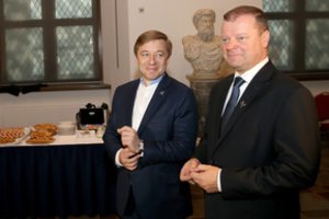 Derybininkai laukia S. Skvernelio