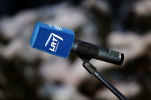 Paviešintos sutartys meta šešėlį nacionaliniam transliuotojui: LRT naudojasi įstatymų spragomis