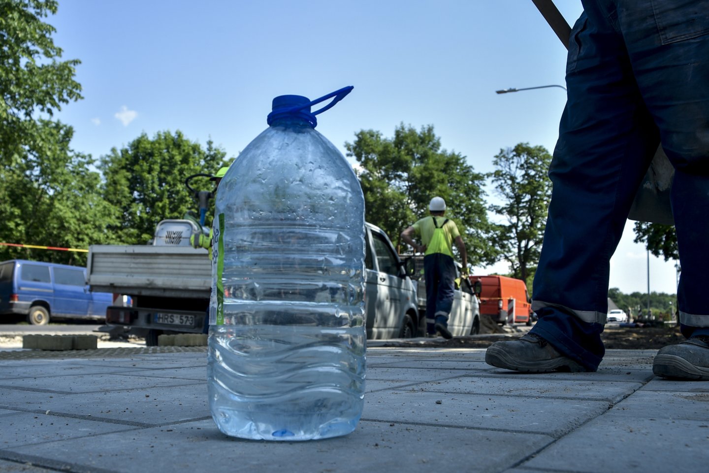 Kaip sakė buitinių ir elektronikos prekių pardavėjai, ventiliatoriai – pastarosiomis dienomis išties labai paklausi prekė.<br>V.Ščiavinsko nuotr.