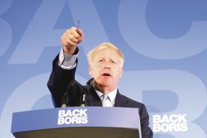 Varžovų dėl posto gretos sumažėjo: oponentai vienijasi prieš B. Johnsoną