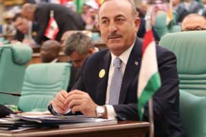 Turkija sako esanti pasiruošusi atsakyti į JAV sankcijas dėl rusiškų zenitinių sistemų