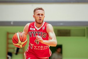 Prieš Europos žaidynes – pokyčiai Lietuvos komandoje: susitepusį L. Grabauską keičia M. Bulanovas