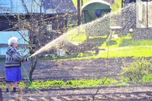 Sausra nė motais: kol vieni lietuviai taupo kiekvieną lašą, kiti švaisto negailėdami 