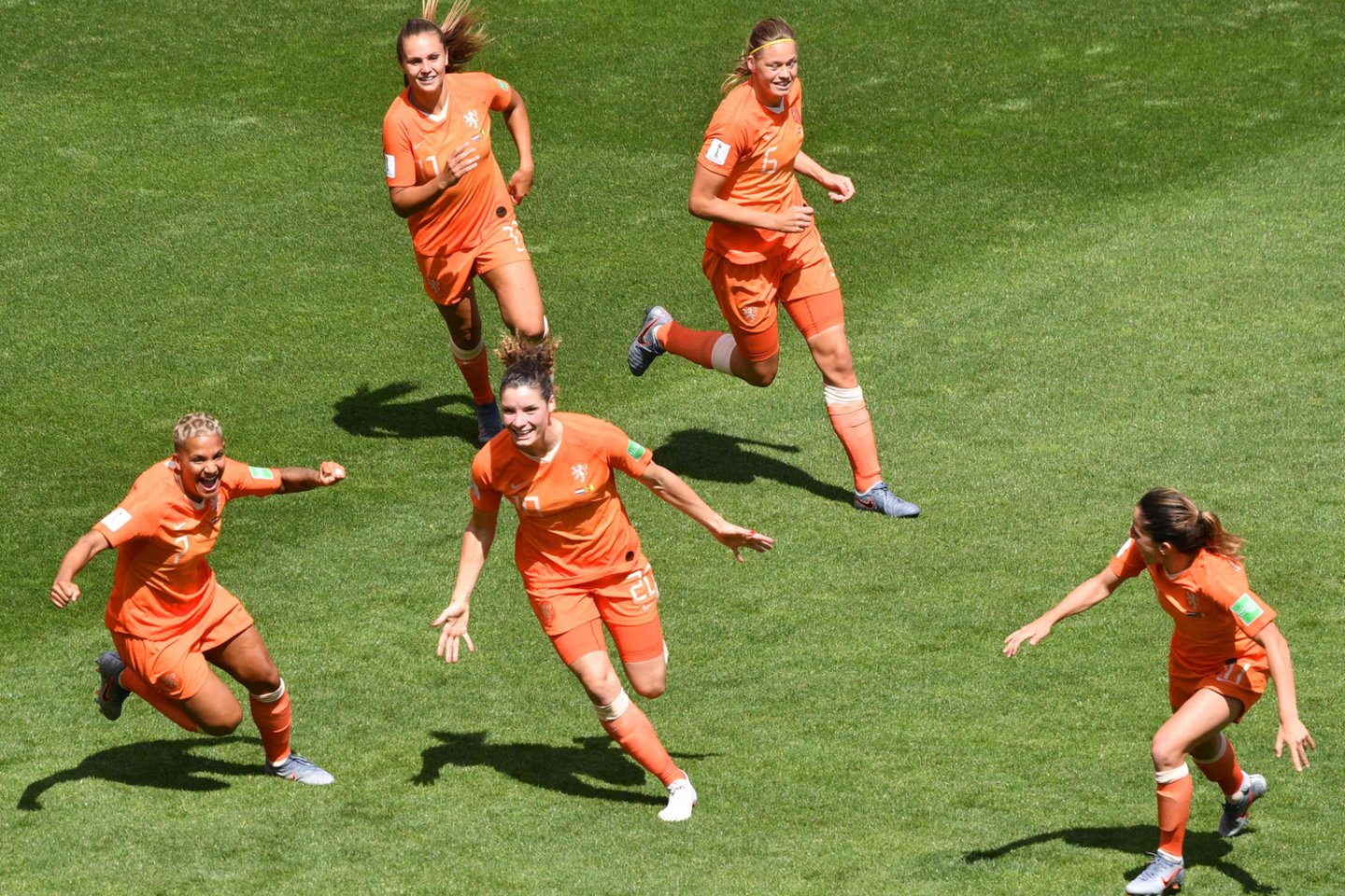  Nyderlandų futbolininkės įveikė kamerūnietes.<br>AFP/Reuters/Scanpix nuotr. 