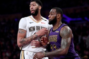 Sensacingi mainai: Anthony Davisas keliauja į „Lakers“