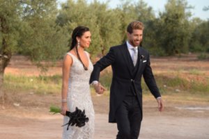 Vedė Ispanijos futbolo žvaigždė S. Ramosas, o vestuvėse grojo grupė AC/DC