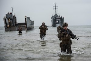 Saugiausia diena Baltijos pajūryje – vyko karių išsilaipinimo pratybos