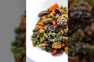 Pirmadieniui be mėsos – keptos daržovės su sojų varške tamario padaže