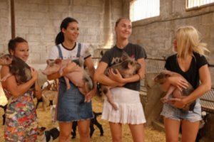 Ispaniškus paršelius maudžiusi Egmonto Bžesko mylimosios dukra Goda rėžė netikėtą pareiškimą