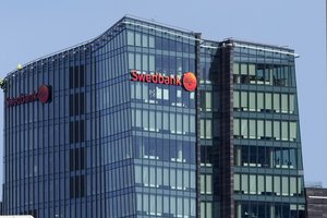 „Swedbank“ nušalino nuo pareigų Estijos padalinio vadovą
