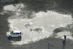 Stiprus žemės drebėjimas Japonijoje sukėlė cunamį, praneša apie sužeistuosius