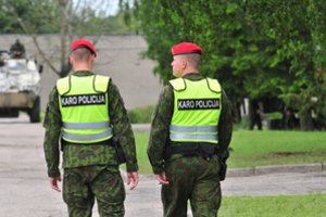 Karo policija aiškinasi, kur dingo amunicija iš artilerijos bataliono
