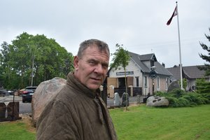 Tvirtas žemaitis skaldo ir varto akmenis kaip sumano – išmoko iš garsiojo V. Orvido   