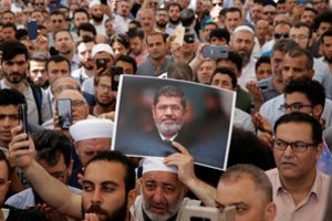 Netiki oficialia versija: Egipto eksprezidentas M. Morsi buvo nužudytas?