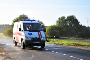 Nelaimė Rokiškio r.: pjaudamas žolę tėvas išgirdo 3-mečio klyksmą