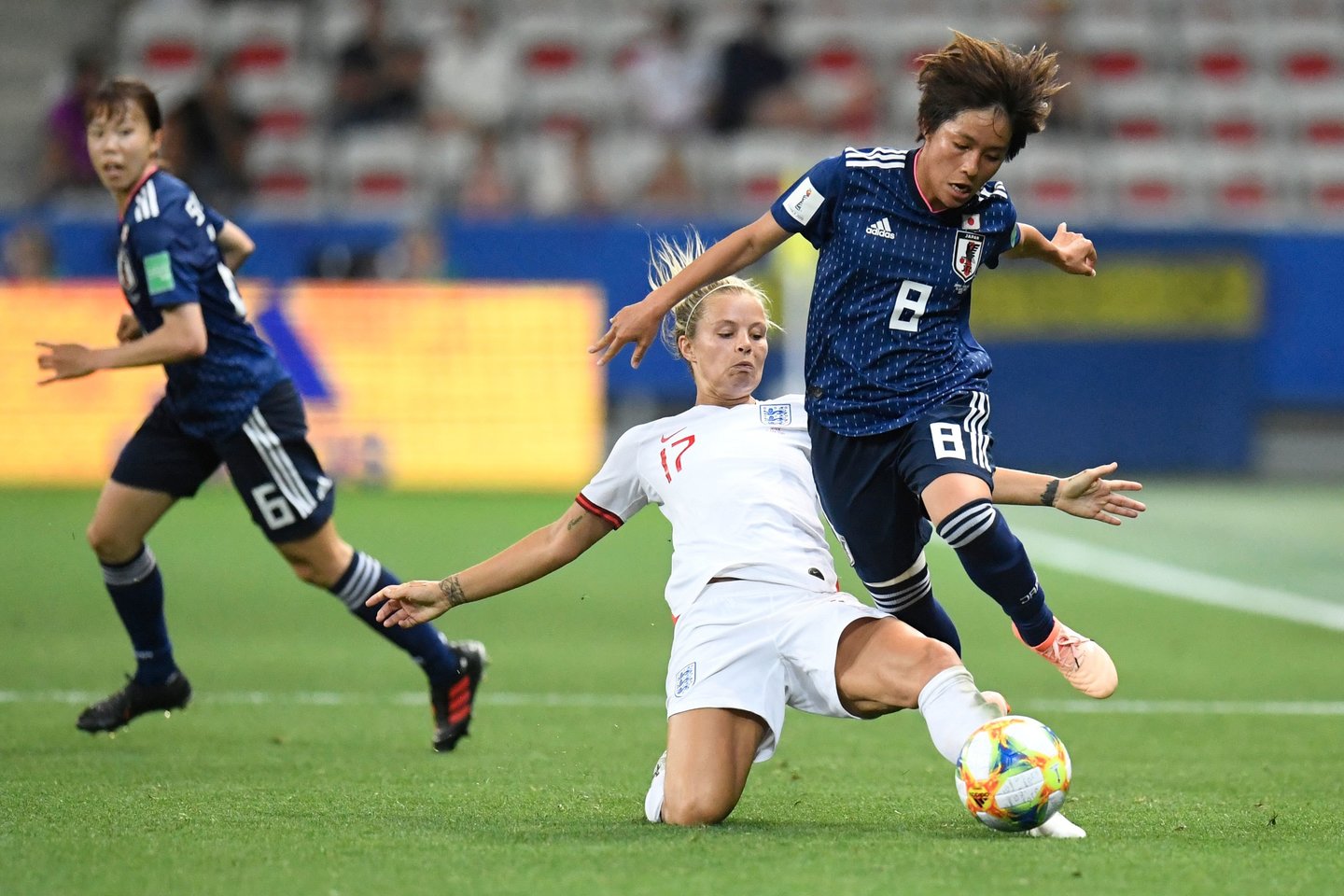  Anglės įveikė japones, škotės sužaidė lygiosiomis su Argentina.<br> AFP/Reuters/Scanpix nuotr.