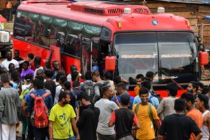 Baisi nelaimė Indijoje: autobusui nuriedėjus į tarpeklį žuvo mažiausiai 44 žmonės