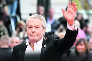 Išsekintas likimo kirčių Alainas Delonas atsidūrė ligoninėje