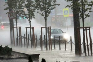 Pasiruoškite: atokvėpio nebus – po 30 laipsnių karščio galingas škvalas ir kruša