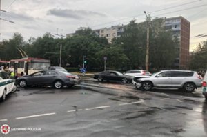 Praėjusios paros avarijose nukentėjo 17 žmonių