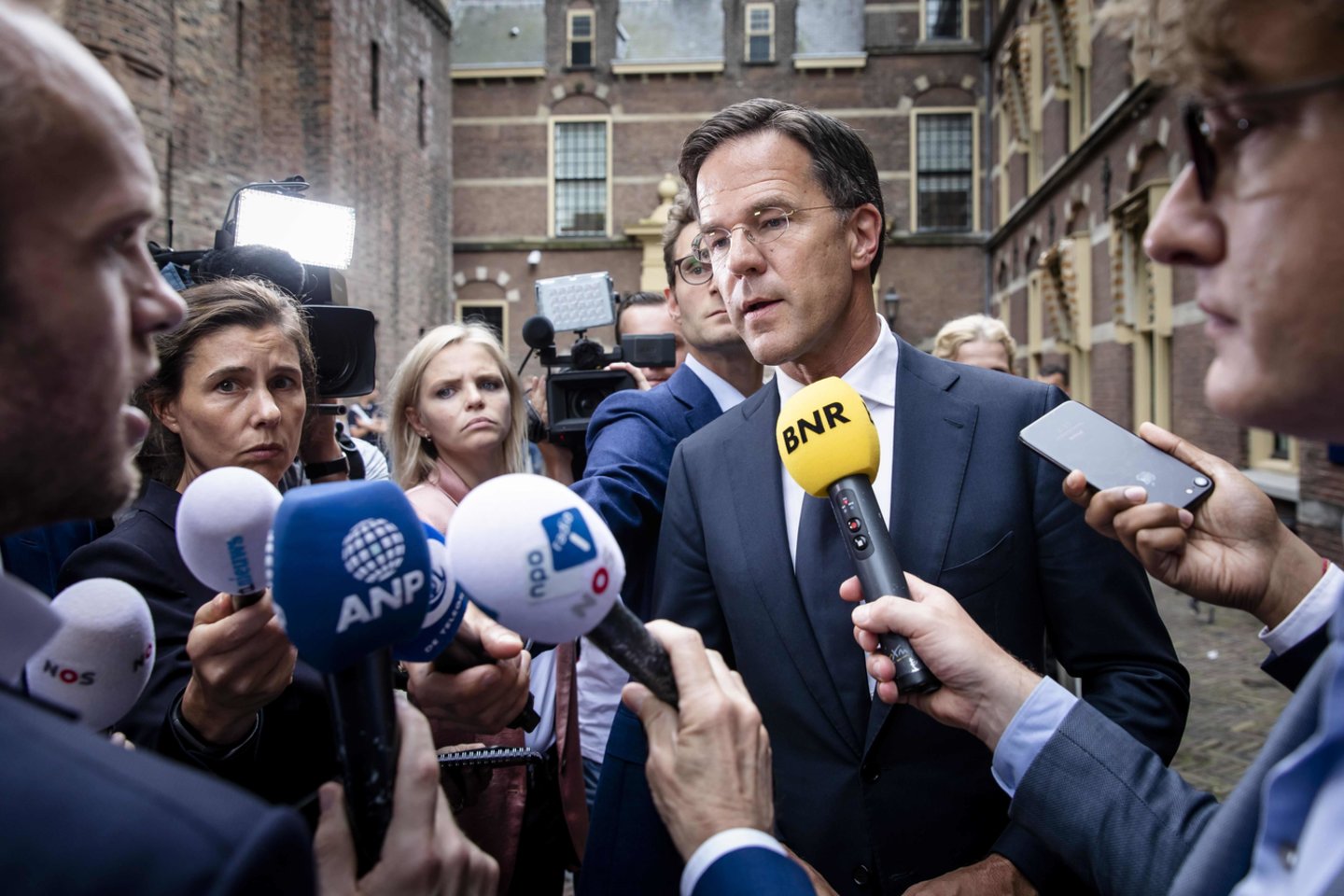  M.Rutte (nuotr.) sakė, kad Nyderlandų užsienio reikalų ministerija susisieks su Malaizijos vyriausybe dėl M.Mohamado komentarų. <br> AFP/Scanpix nuotr.