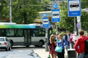 Taksi bendrovės gyvena Singapūro sąlygomis, pavežėjai – Laukiniuose Vakaruose