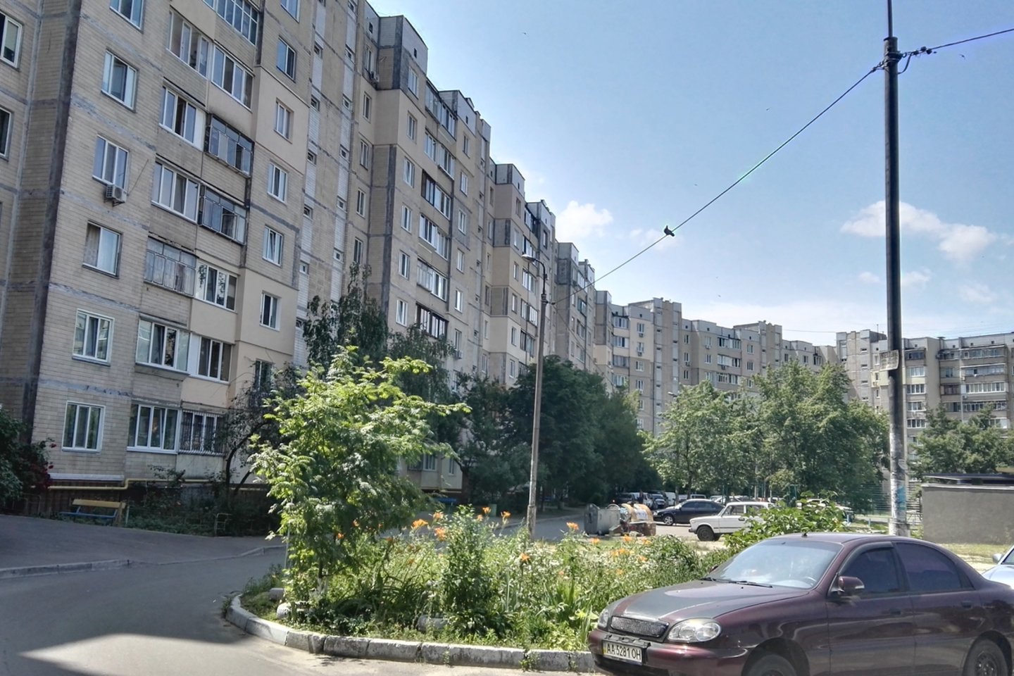 Šiame Kijeve esančiame name prieglobstį gavo 500 Pripetės, Černobylio ir iš kitur atvykusių likvidatorių šeimų.<br> E.Grižibauskienės nuotr.