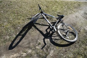 Per susidūrimą Rokiškio r. nukentėjo kelią kirtusi dviratininkė