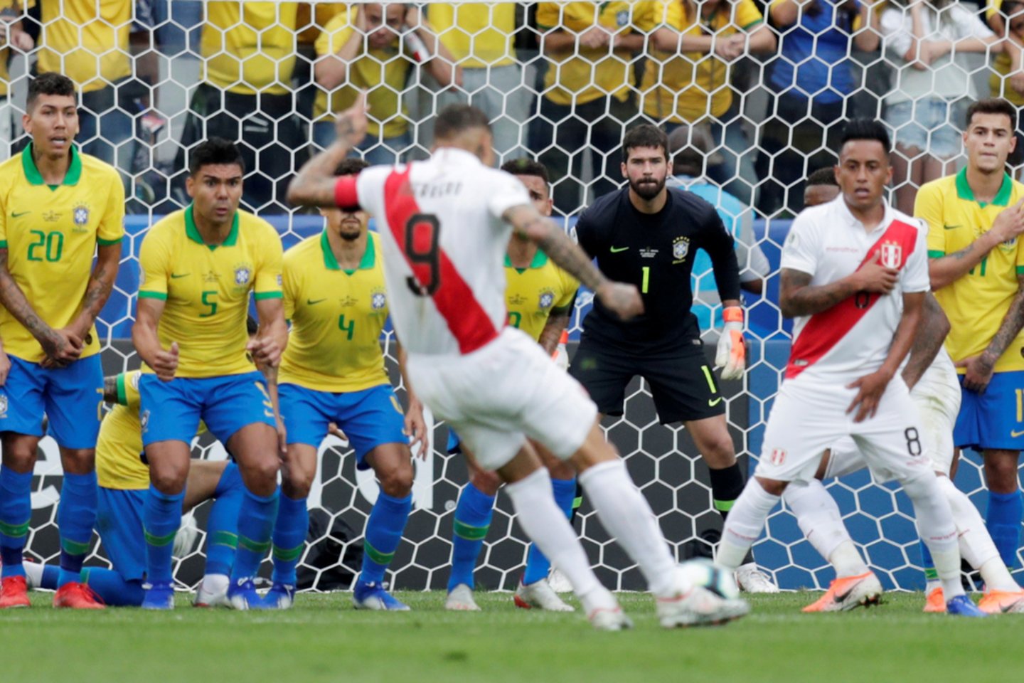 Brazilija sutriuškino Peru ir pateko į „Copa America“ ketvirtfinalį.<br>Reuters/Scanpix nuotr. 
