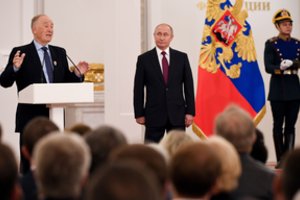 V. Putinas: „D. Trumpas priima savarankiškus sprendimus, bet jam trukdo politinė sistema“