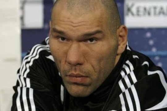 Buvusi Rusijos bokso žvaigždė N. Valujevas sureagavo į žinią apie mirtiną ligą: „Ar galėčiau šėlti?“