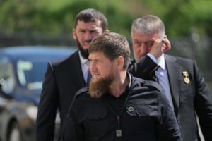 „Islamo valstybė“ prisiėmė atsakomybę už ataką prie Čečėnijos prezidentūros