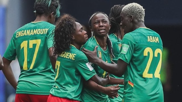 Futbolo gerbėjai pasišlykštėję Kamerūno rinktinės elgesiu: to niekada nesame matę