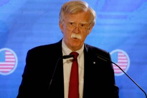 J. Boltonas: „Irano tyla dėl JAV pasiūlymo derėtis kurtina“