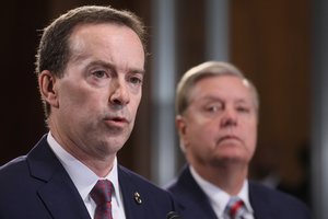 Atsistatydina JAV muitinės ir sienų apsaugos tarnybos vadovas